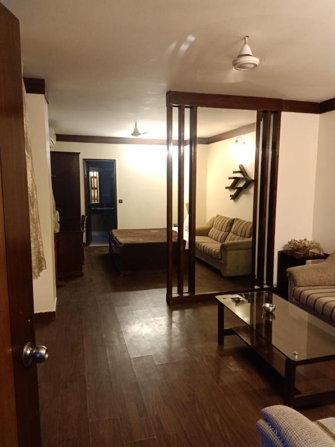 Hotel Clark Heights 뉴델리 외부 사진