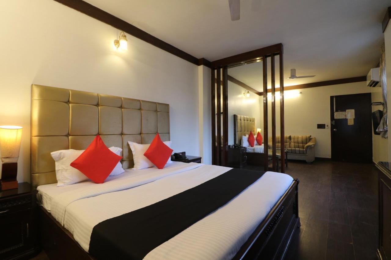 Hotel Clark Heights 뉴델리 외부 사진