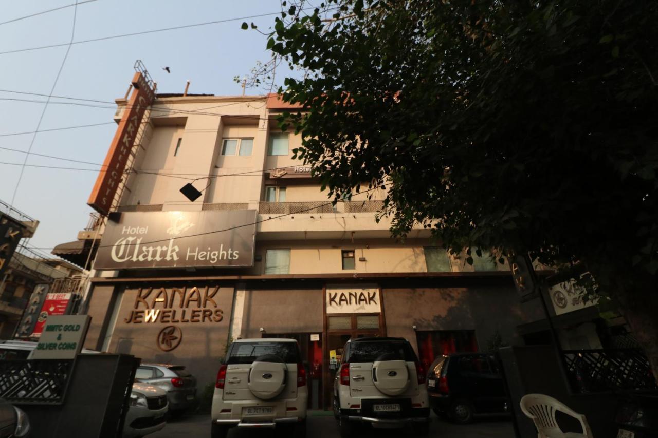 Hotel Clark Heights 뉴델리 외부 사진