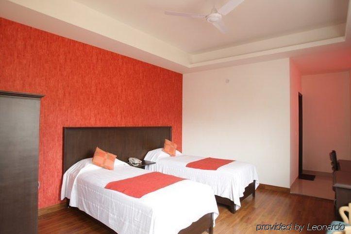 Hotel Clark Heights 뉴델리 객실 사진