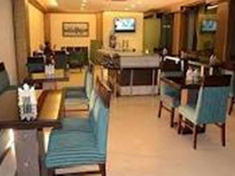 Hotel Clark Heights 뉴델리 외부 사진