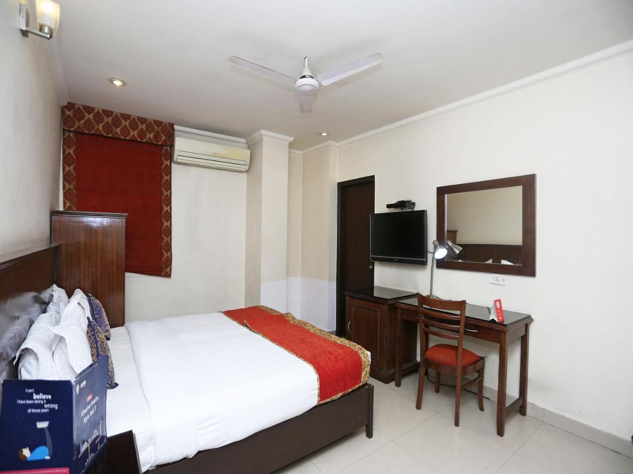 Hotel Clark Heights 뉴델리 외부 사진