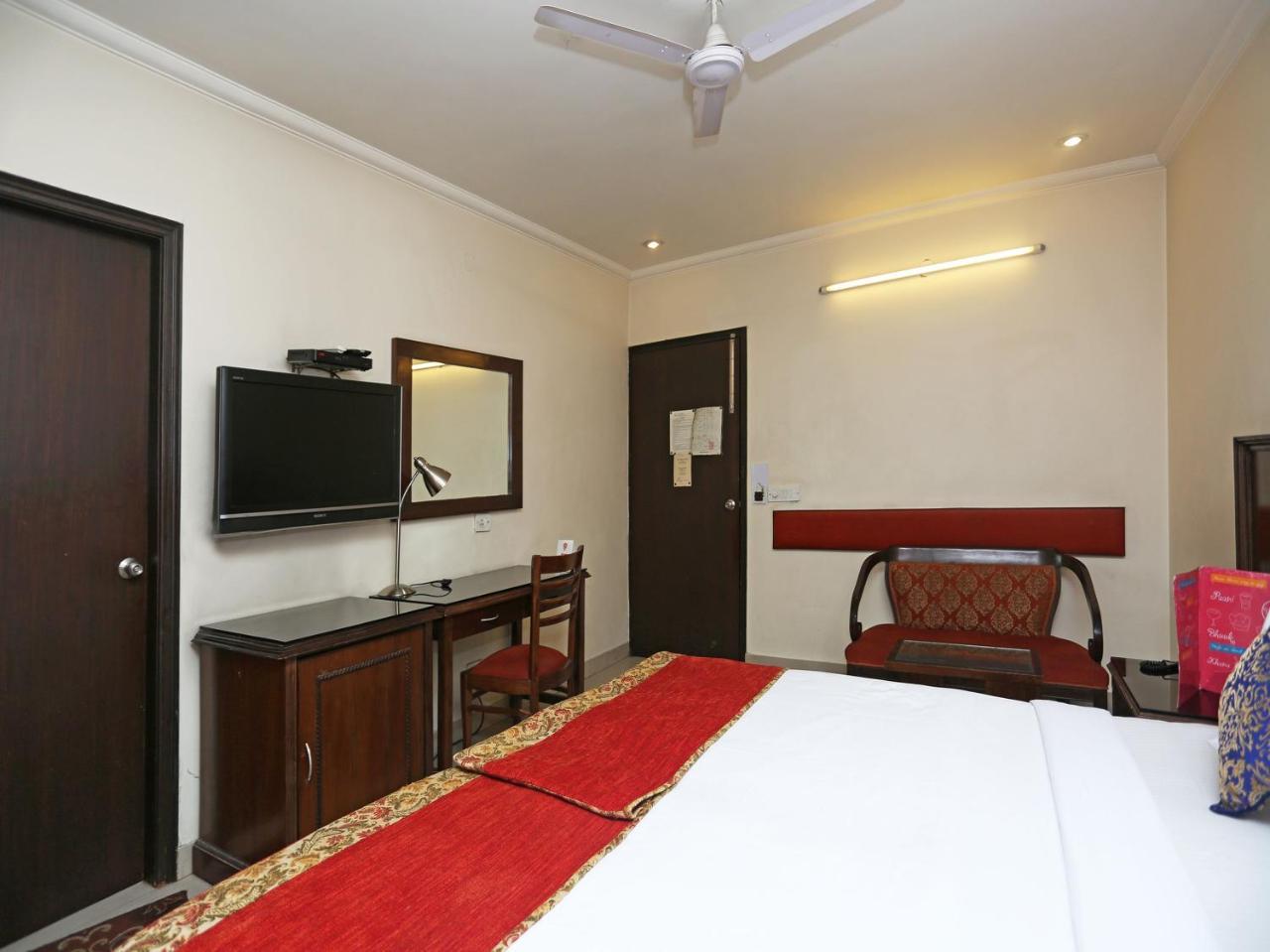 Hotel Clark Heights 뉴델리 외부 사진