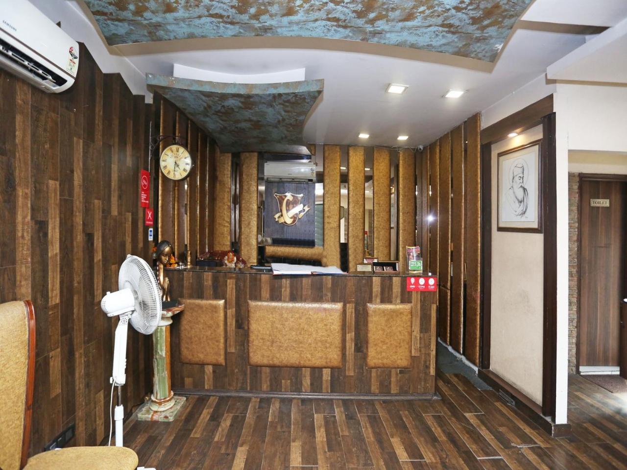 Hotel Clark Heights 뉴델리 외부 사진