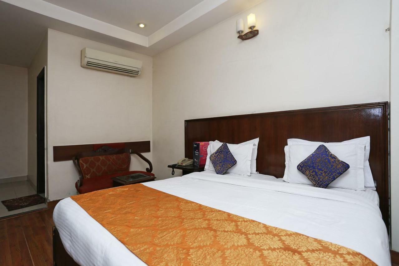 Hotel Clark Heights 뉴델리 외부 사진