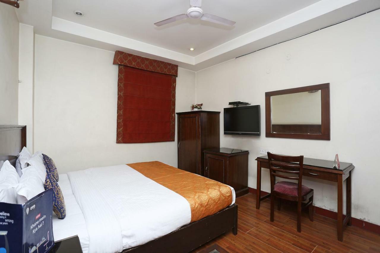 Hotel Clark Heights 뉴델리 외부 사진